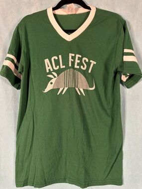 2014 ACL Fest Green V-Neck Short Sleeve Tee adult size M w/ Armadillo graphic